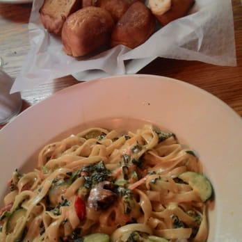 Ciro's Pizza E Cucina - Pasta Primavera, Garlic Bread and Lasagna - Italian Near Me - Culpeper, Virginia Ciro's Pizza E Cucina - Pasta Primavera, Garlic Bread and Lasagna - Italian Near Me - Culpeper, Virginia