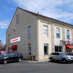 SuperSuds Laundromat