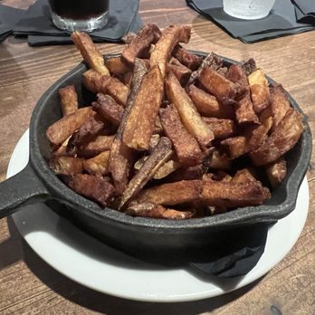 Aloha Steak House - Freshly cut steak fries are so good! - Steakhouses Near Me - Honolulu, Hawaii