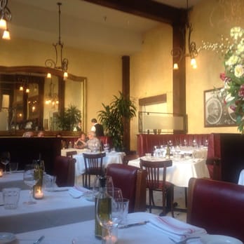 Vincent Chiccos - Love old buildings - Italian Near Me - Charleston, South Carolina Vincent Chiccos - Love old buildings - Italian Near Me - Charleston, South Carolina