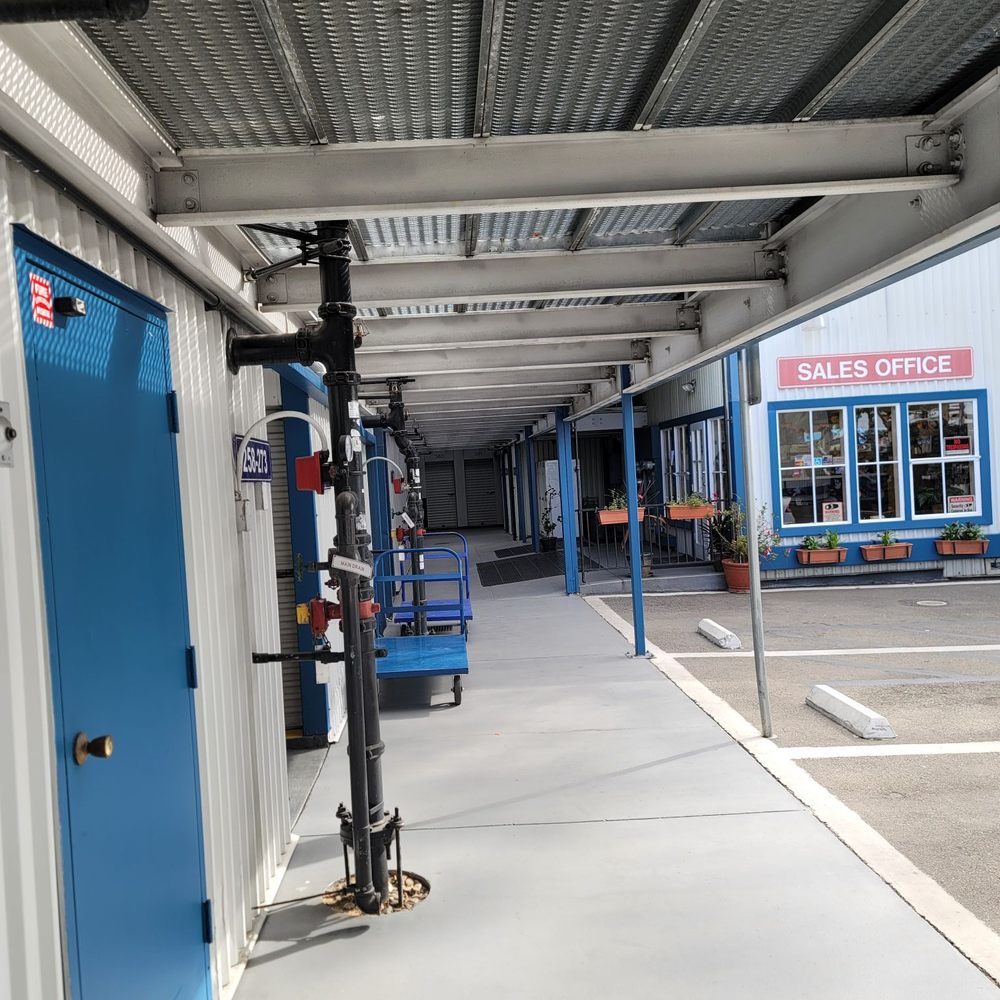 Berkeley Self Storage - View of Berkeley Self Storage first floor exiting the elevator. - Self Storage Near Me - Berkeley, California Berkeley Self Storage - View of Berkeley Self Storage first floor exiting the elevator. - Self Storage Near Me - Berkeley, California