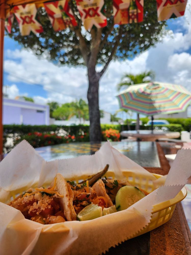 Antojitos Mexicanos La Placita