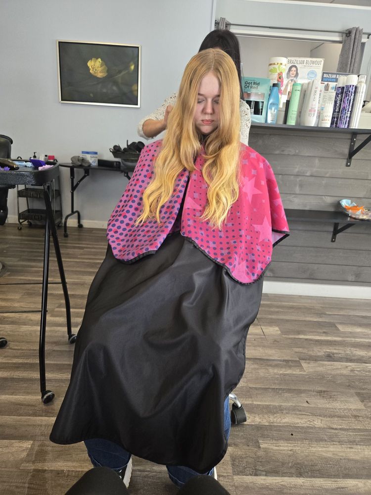 Serenity salon and spa Logo