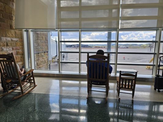 McGhee Tyson Airport by null