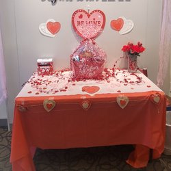 Kay's Jewelers - 2023 Vday display
