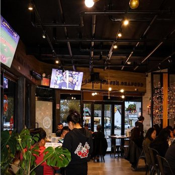 H Crab - Restaurant Interior - Cajun/Creole Near Me - Flushing, New York