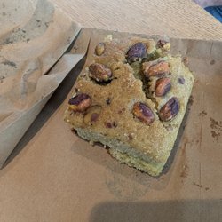 Starbucks - Pistachio cake!
