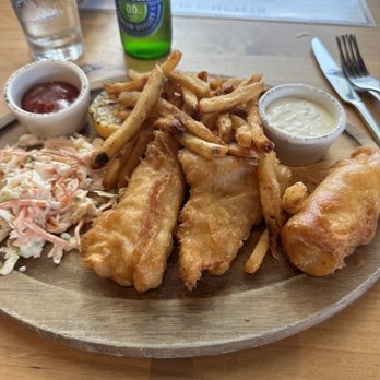 Kitchen Social - This was the fish and chips I ordered, certainly not bad, plenty of fish, and tasty enough - Cocktail Bars Near Me - Columbus, Ohio