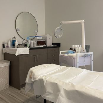 Face Reality Acne Clinic - Skin Care Near Me - San Ramon, California