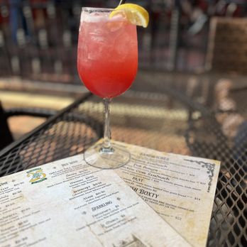 McNally's Irish Pub - Strawberry Peach Blossom - Irish Near Me - St. Charles, Illinois