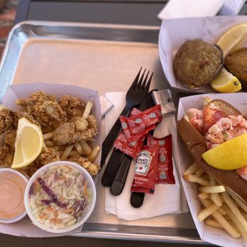 Butler's Flat - Lobster roll. Quahog. Fried clams - Seafood Near Me - Port Washington, New York Butler's Flat - Lobster roll. Quahog. Fried clams - Seafood Near Me - Port Washington, New York
