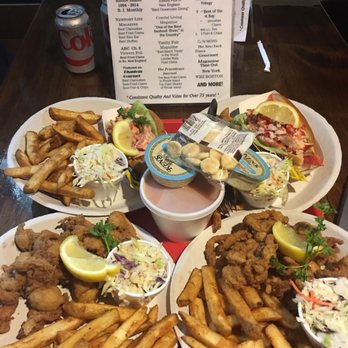 Flo's Clam Shack - Seafood Near Me - Middletown, Rhode Island