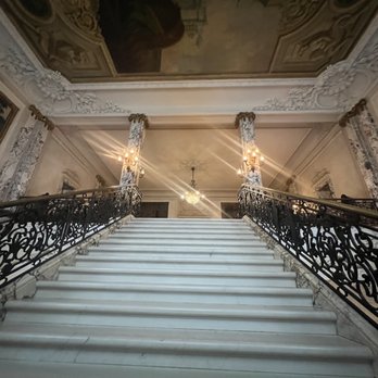 The Elms - The grand staircase in The Elms - Landmarks & Historical Buildings Near Me - Newport, Rhode Island