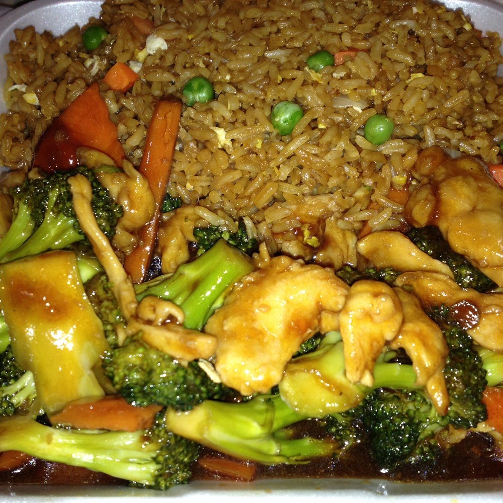 The Golden Eggroll - Lunch chicken and broccoli - Chinese Near Me - Jacksonville, Florida