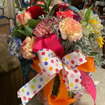 Noweta's Florist - Flowers - Florists Near Me - Columbus, Mississippi Noweta's Florist - Flowers - Florists Near Me - Columbus, Mississippi