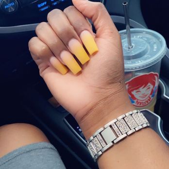 Diamond Nails - Yellow umbre full set dine by Jenny - Nail Salons Near Me - Miami, Florida Diamond Nails - Yellow umbre full set dine by Jenny - Nail Salons Near Me - Miami, Florida