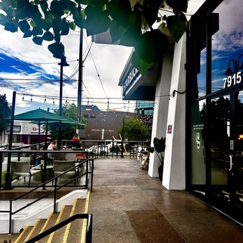 Starbucks - Outside patio area - Coffee & Tea Near Me - Los Angeles, California