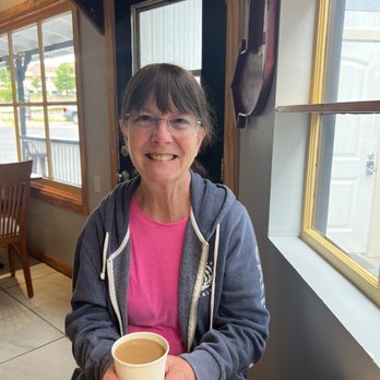 Glow Juice Bar - Casual coffee waiting for our food - Juice Bars & Smoothies Near Me - Oakhurst, California