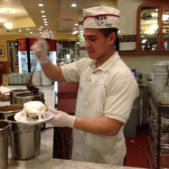 Fenton's Creamery - Ice Cream & Frozen Yogurt Near Me - Vacaville, California