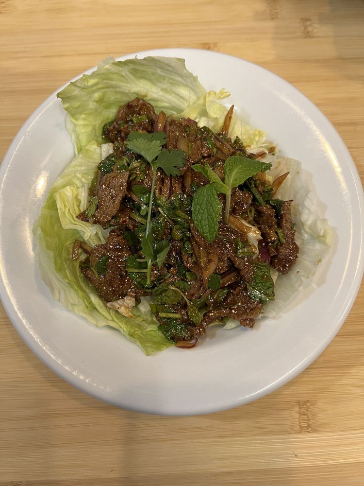 Mali Thai Cuisine Logo
