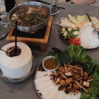 Bacogai - - lemon grass tofu and mushroom banh hoi - lau canh chua hot pot - Hot Pot Near Me - Alameda, California