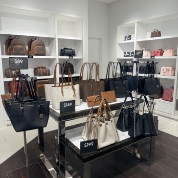 Michael Kors Outlet - Accessories Near Me - Kansas City, Kansas