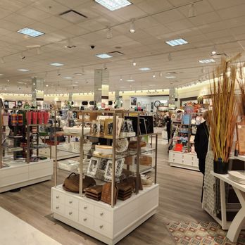 Von Maur - Department Stores Near Me - Pittsburgh, Pennsylvania
