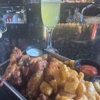7th + Grove - Peach Bourbon flavored fried wings - Southern Near Me - Tampa, Florida 7th + Grove - Peach Bourbon flavored fried wings - Southern Near Me - Tampa, Florida