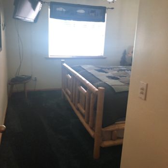 Big Bear Cool Cabins - 2nd bedroom - Property Management Near Me - Big Bear Lake, California Big Bear Cool Cabins - 2nd bedroom - Property Management Near Me - Big Bear Lake, California