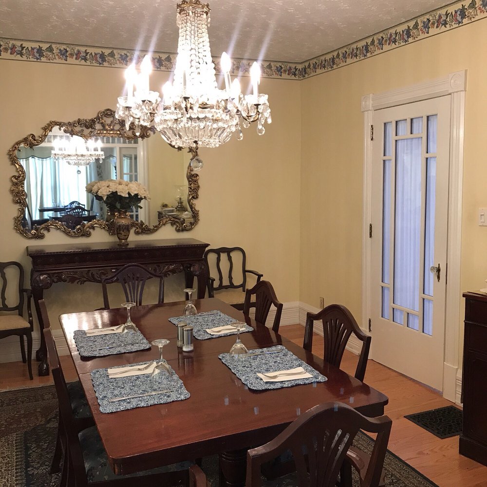 Bedham Hall - Beautiful dining room - Hotels Near Me - Niagara Falls, Ontario