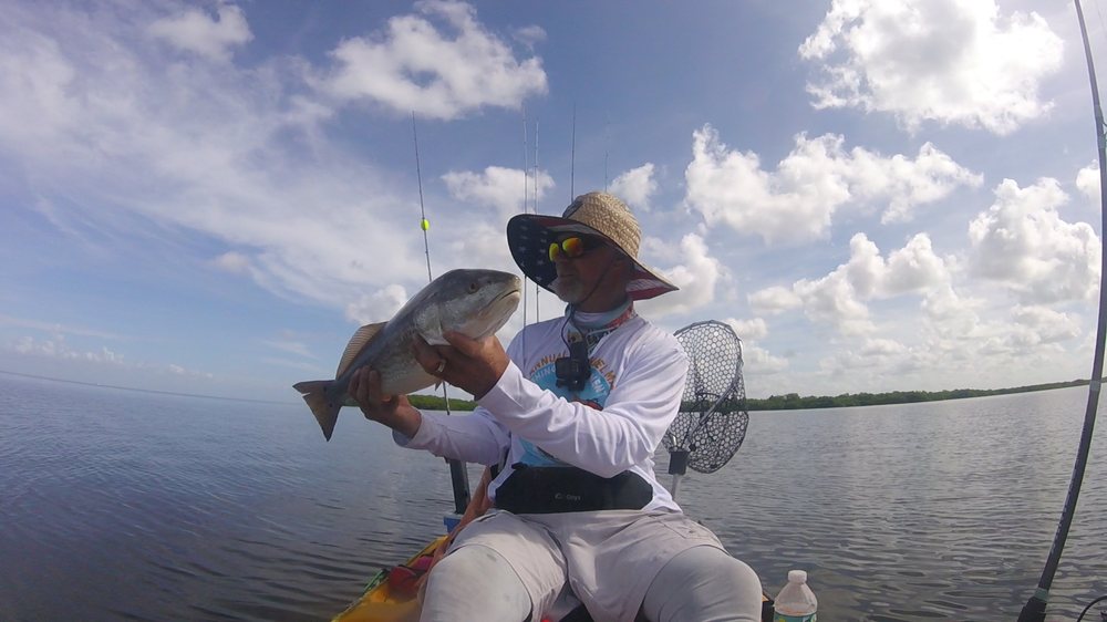 fishin-dips Kayak Fishing Guide Logo