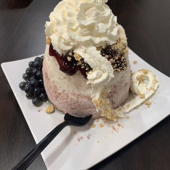 Vampire Penguin - Blueberry pie shaved snow!! - Desserts Near Me - Fresno, California