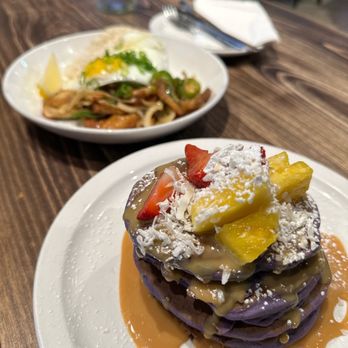 Midtown Spirits - Ube pancakes - Bars Near Me - Sacramento, California