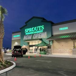 Sprouts Farmers Market - Outside