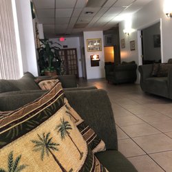 Funeraria Hialeah Memorial - Beautiful and clean foyer
