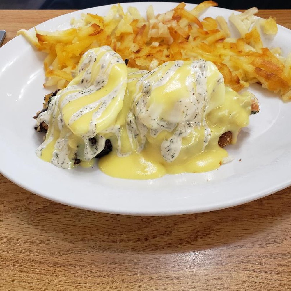 Bene's - Salmon Benedict - Breakfast & Brunch Near Me - Cheney, Washington