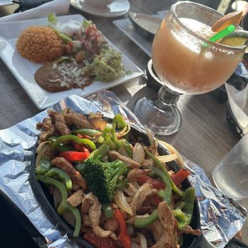 Kalaveras - Chicken Fajitas Dinner - Mexican Near Me - North Royalton, Ohio Kalaveras - Chicken Fajitas Dinner - Mexican Near Me - North Royalton, Ohio