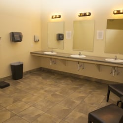 South Beach Fitness - Mens locker room