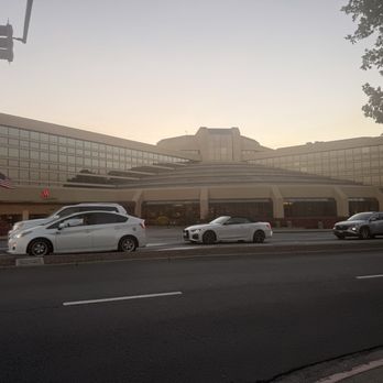 Walnut Creek Marriott - Exterior of hotel - Hotels Near Me - Walnut Creek, California Walnut Creek Marriott - Exterior of hotel - Hotels Near Me - Walnut Creek, California