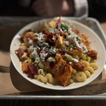 Community Beer Company - Amazing buffalo mac n cheese with blue cheese and bacon crumbles - Breweries Near Me - Dallas, Texas Community Beer Company - Amazing buffalo mac n cheese with blue cheese and bacon crumbles - Breweries Near Me - Dallas, Texas
