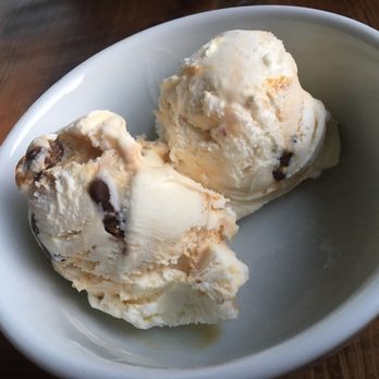 Fin & Brew - Caramel pretzel ice cream - New American Near Me - Peekskill, New York