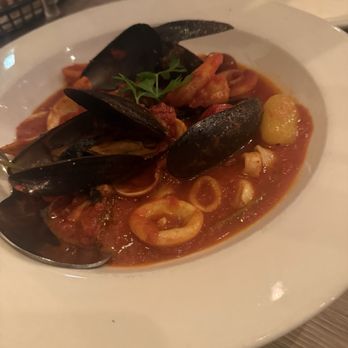 Ovest Pizzoteca by Luzzo's - Spaghettoni Alla Vongole - Italian Near Me - New York, New York Ovest Pizzoteca by Luzzo's - Spaghettoni Alla Vongole - Italian Near Me - New York, New York