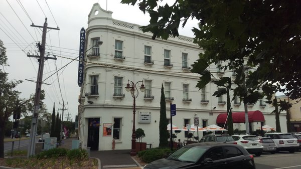 Middle Park Hotel by null