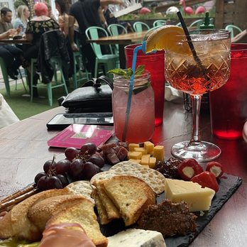 Paradise Park - Charcuterie Board and drinks during Happy Hour - Pizza Near Me - Chicago, Illinois Paradise Park - Charcuterie Board and drinks during Happy Hour - Pizza Near Me - Chicago, Illinois