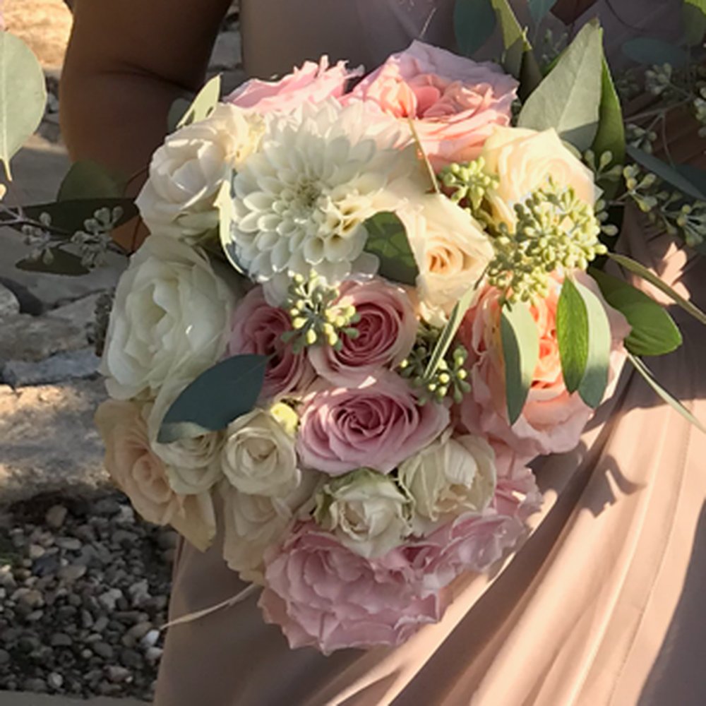 unSkRiPTEd deSigN - Bridesmaid Bouquet - Florists Near Me - Sand City, California unSkRiPTEd deSigN - Bridesmaid Bouquet - Florists Near Me - Sand City, California