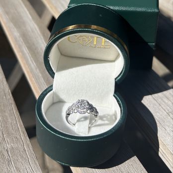 Cate Jewelry - An elegant ring for my sophisticated girlfriend - Jewelry Near Me - Walnut Creek, California Cate Jewelry - An elegant ring for my sophisticated girlfriend - Jewelry Near Me - Walnut Creek, California