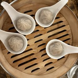 Mama Wing Kitchen - Xiao long bao
