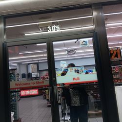 Shell Food Store - This is the store.