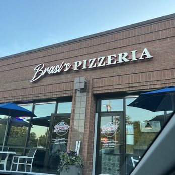 Brasi’s Pizzeria - the outside of a restaurant - Pizza Near Me - Lisle, Illinois