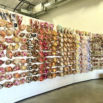 Flor Keeps - Flower wall - Florists Near Me - Austin, Texas